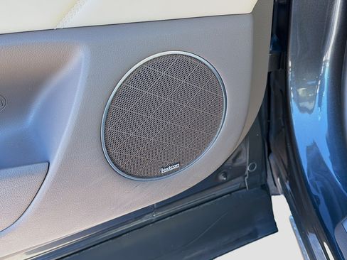 Used 2022 Genesis GV80 2.5T w/ Advanced Package 02 image 24