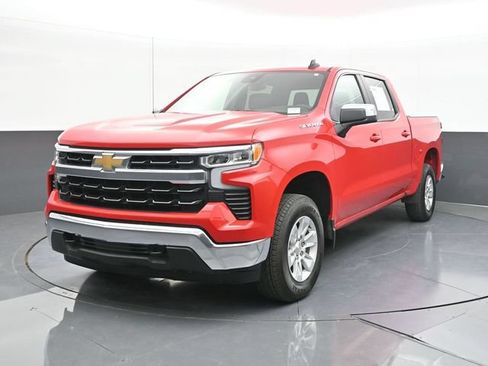 Used 2025 Chevrolet Silverado 1500 LT AWD/4WD image 3