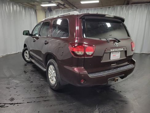 Used 2018 Toyota Sequoia SR5 image 6