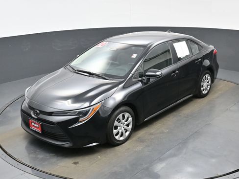 Used 2024 Toyota Corolla LE image 34