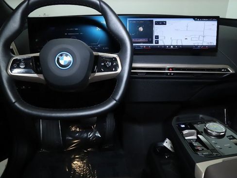 Certified 2025 BMW iX xDrive50 w/ Premium Package image 27