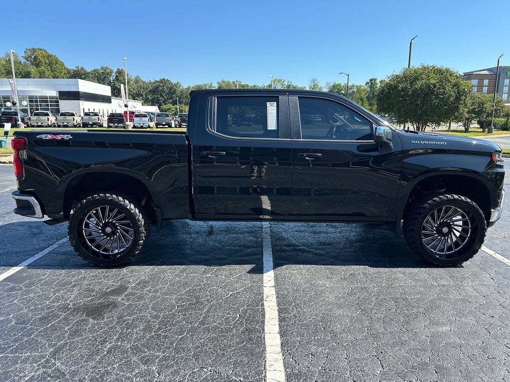 Used 2022 Chevrolet Silverado 1500 LT w/ Bed Protection Package AWD/4WD image 8