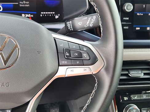 Used 2024 Volkswagen Taos SE image 9