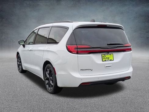 New 2026 Chrysler Pacifica Select w/ S Appearance Package FWD image 7