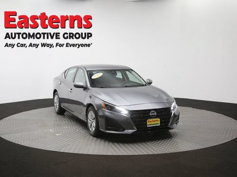 Used 2023 Nissan Altima 2.5 S FWD image 49