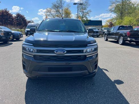Used 2024 Ford Expedition XLT AWD/4WD image 32