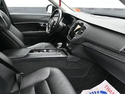 Used 2020 Volvo XC90 T6 Momentum image 9