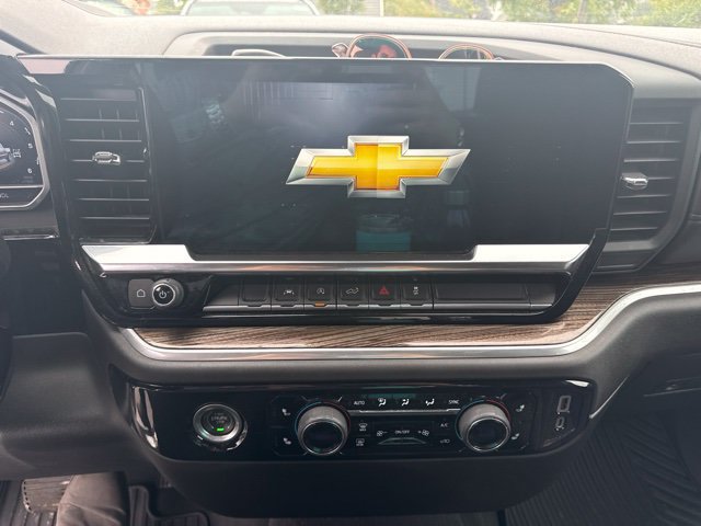 Used 2022 Chevrolet Silverado 1500 LT AWD/4WD image 8