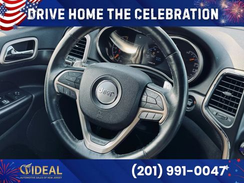 Used 2017 Jeep Grand Cherokee Laredo w/ Quick Order Package 23E AWD/4WD image 11