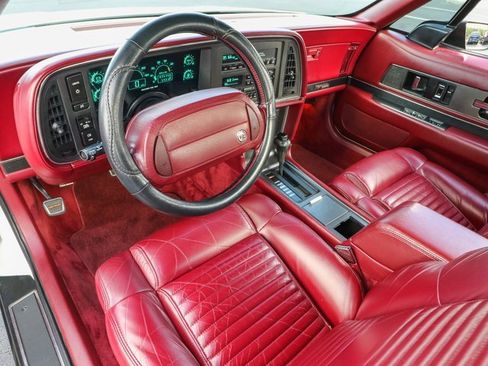 Used 1990 Buick Reatta Convertible image 16