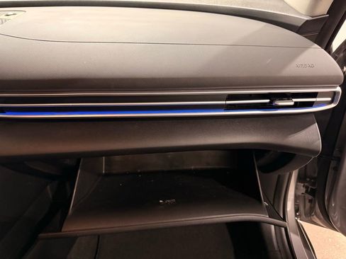 Used 2025 Hyundai Elantra SEL image 31