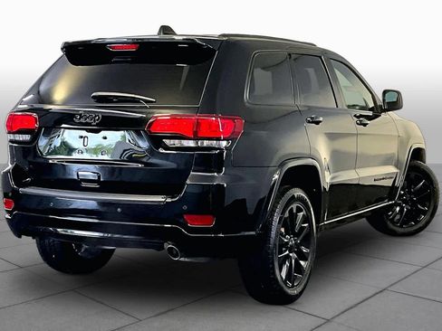 Used 2020 Jeep Grand Cherokee Altitude AWD/4WD image 13