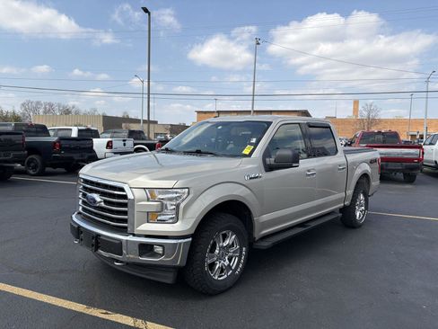 Used 2017 Ford F150 XLT w/ Equipment Group 302A Luxury AWD/4WD image 19