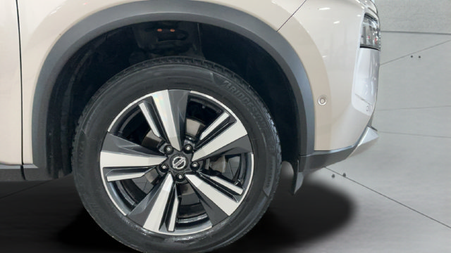 Used 2021 Nissan Rogue Platinum AWD/4WD image 24