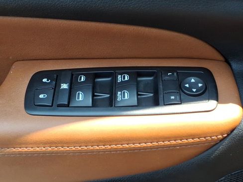 Used 2013 Jeep Grand Cherokee Overland w/ Advance Technology Group AWD/4WD image 25