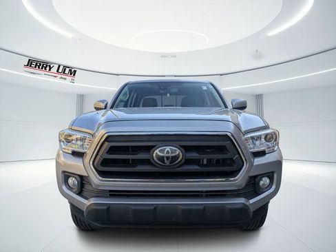 Used 2021 Toyota Tacoma SR5 RWD image 8