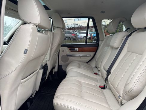 Used 2011 Land Rover Range Rover Sport HSE LUX image 27