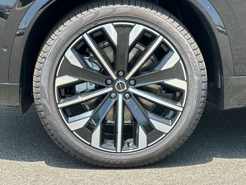 New 2025 Volvo XC90 B6 Ultra w/ Protection Package Premier image 32