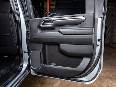 Used 2025 Chevrolet Silverado 2500 LTZ w/ LTZ Plus Package image 38