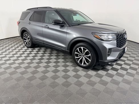 Used 2025 Ford Explorer ST-Line w/ Premium Package image 1