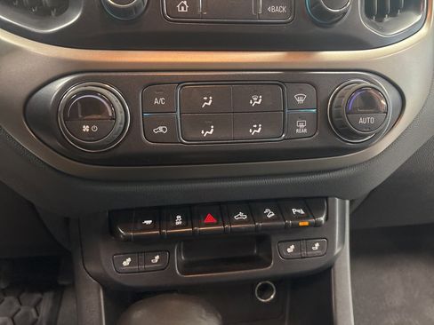 Used 2022 Chevrolet Colorado Z71 image 19