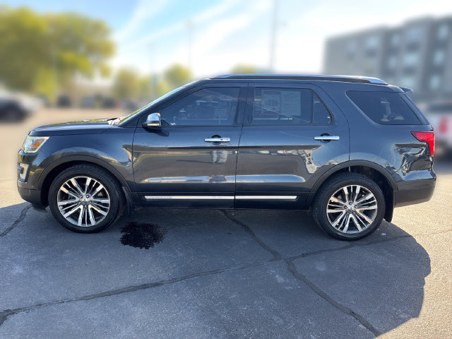 Used 2017 Ford Explorer Platinum AWD/4WD image 2