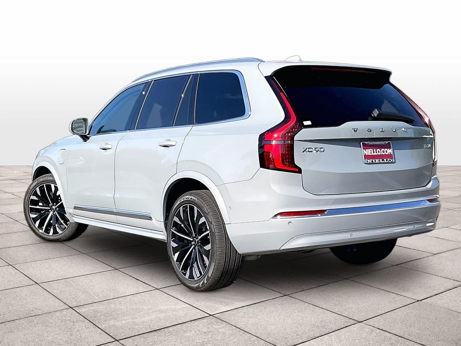 New 2026 Volvo XC90 T8 Ultra w/ Protection Package AWD/4WD image 3