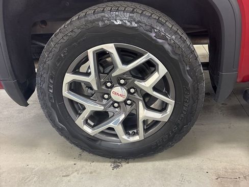 Used 2024 GMC Sierra 1500 SLT w/ SLT Premium Plus Package image 34