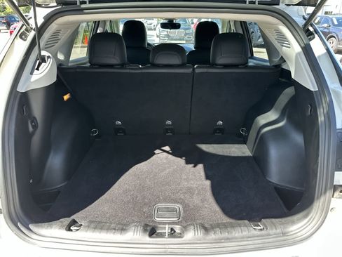 Used 2018 Jeep Compass Latitude FWD image 17