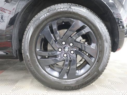 Used 2022 Land Rover Range Rover Evoque R-Dynamic S image 39