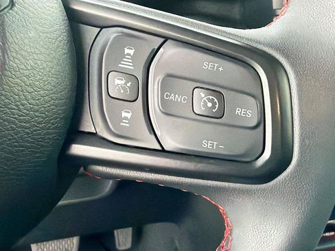 Used 2024 Jeep Wrangler Unlimited Rubicon AWD/4WD image 37