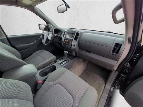 Used 2017 Nissan Frontier SV w/ SV Value Truck Package RWD image 19