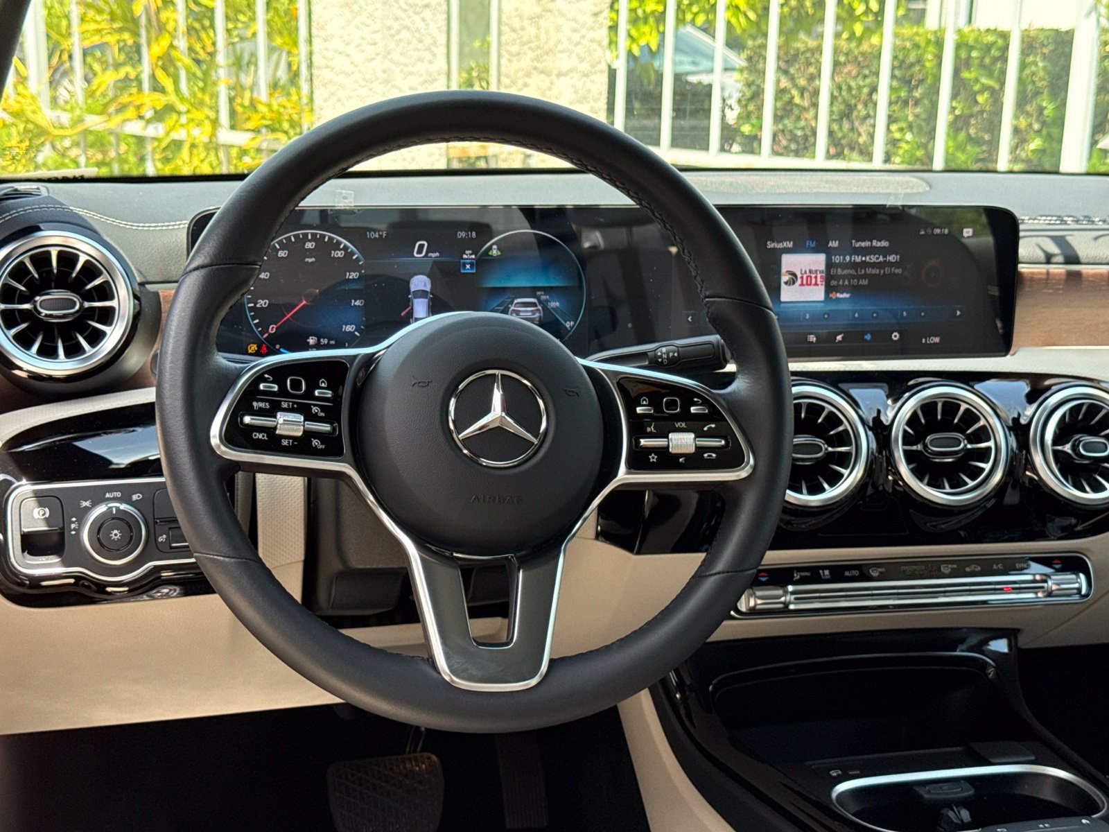 Used 2023 Mercedes-Benz CLA 250 image 37