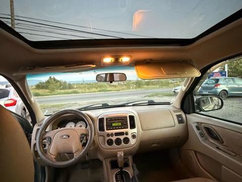 Used 2005 Ford Escape XLT FWD image 12