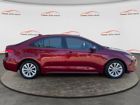 Used 2024 Toyota Corolla LE w/ LE Premium Package FWD image 6