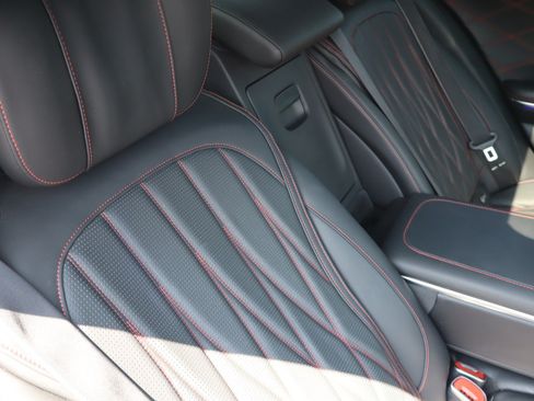 Used 2024 Mercedes-Benz S 63 AMG S w/ Carbon Fiber Exterior Package image 31
