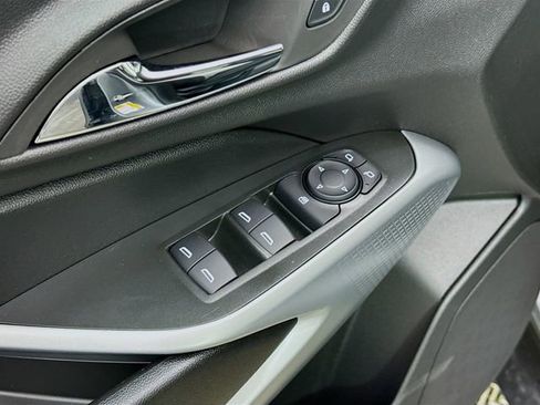 New 2026 Chevrolet Trax LS image 18