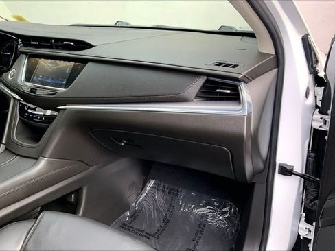 Used 2019 Cadillac XT5 Luxury FWD image 16
