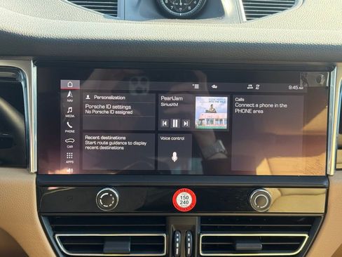 Used 2025 Porsche Macan Base image 41