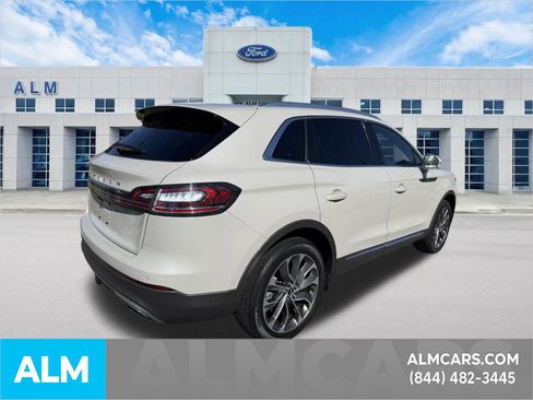 Used 2023 Lincoln Nautilus Reserve w/ Luxury Package AWD/4WD image 6
