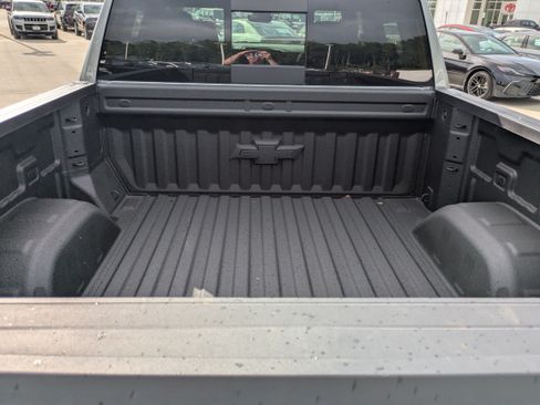 Used 2025 Chevrolet Silverado 1500 LTZ AWD/4WD image 5