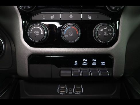 New 2026 RAM 1500 4x4 Crew Cab image 19