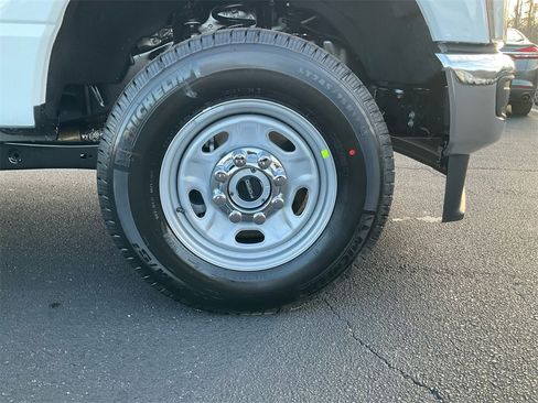 New 2026 Ford F250 XL w/ XL Chrome Package image 10