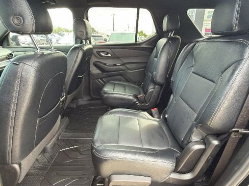 Used 2023 Chevrolet Traverse LT FWD image 27