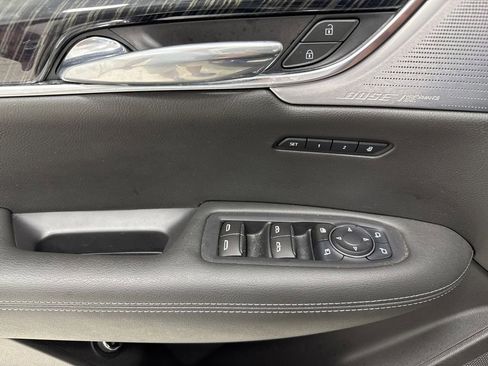 Used 2023 Cadillac XT6 Premium Luxury image 22