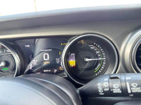 Used 2023 Jeep Wrangler Unlimited w/ Sun & Screen Package AWD/4WD image 46