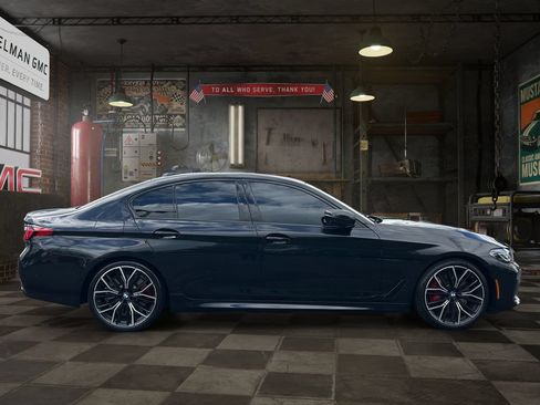 Used 2023 BMW M550i xDrive w/ Executive Package AWD/4WD image 4