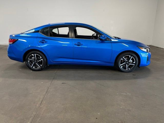 Used 2024 Nissan Sentra SV FWD image 2