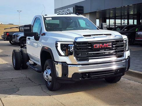 New 2026 GMC Sierra 3500 Pro w/ Convenience Package AWD/4WD image 1