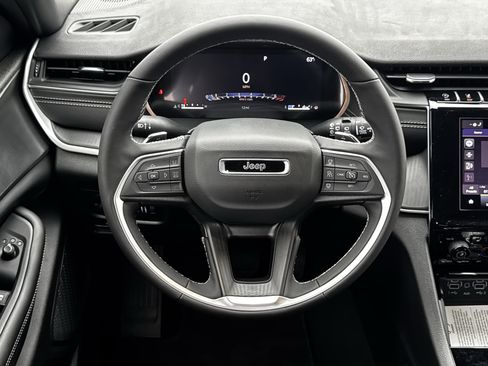 New 2025 Jeep Grand Cherokee L Laredo w/ Luxury Tech Group I image 15